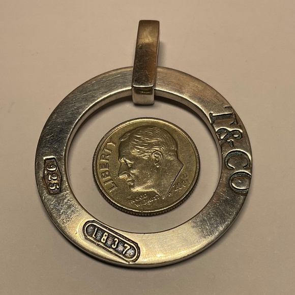 AUTHENTIC TIFFANY & CO. STERLING SILVER ROUND PENDANT. 1.5 inch diameter - Picture 3 of 5
